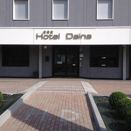 דלמינה Hotel Daina מראה חיצוני תמונה