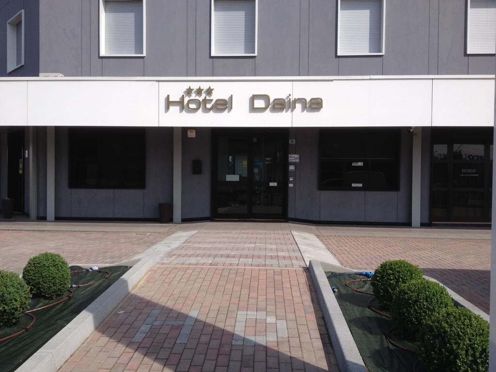 דלמינה Hotel Daina מראה חיצוני תמונה