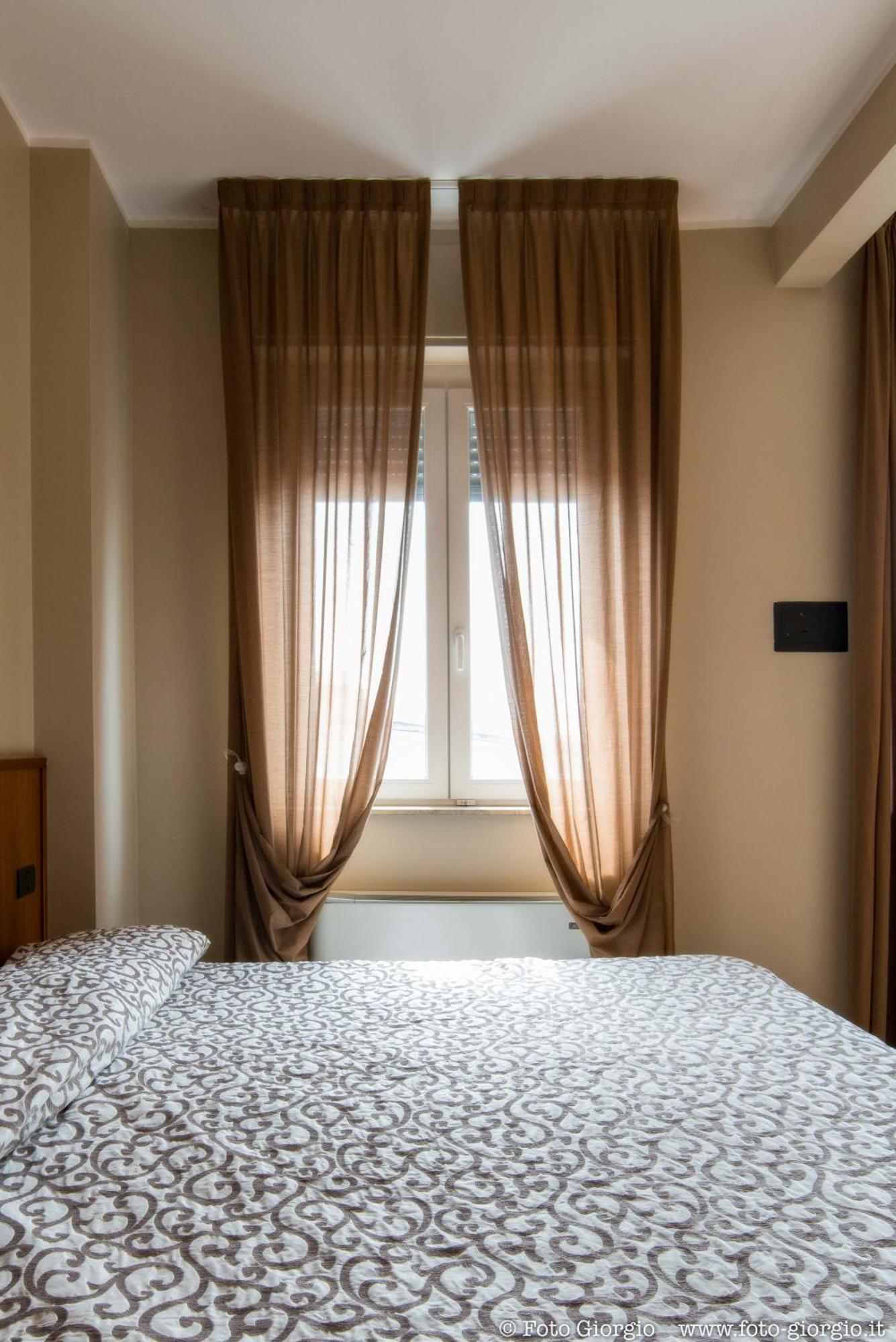 דלמינה Hotel Daina מראה חיצוני תמונה