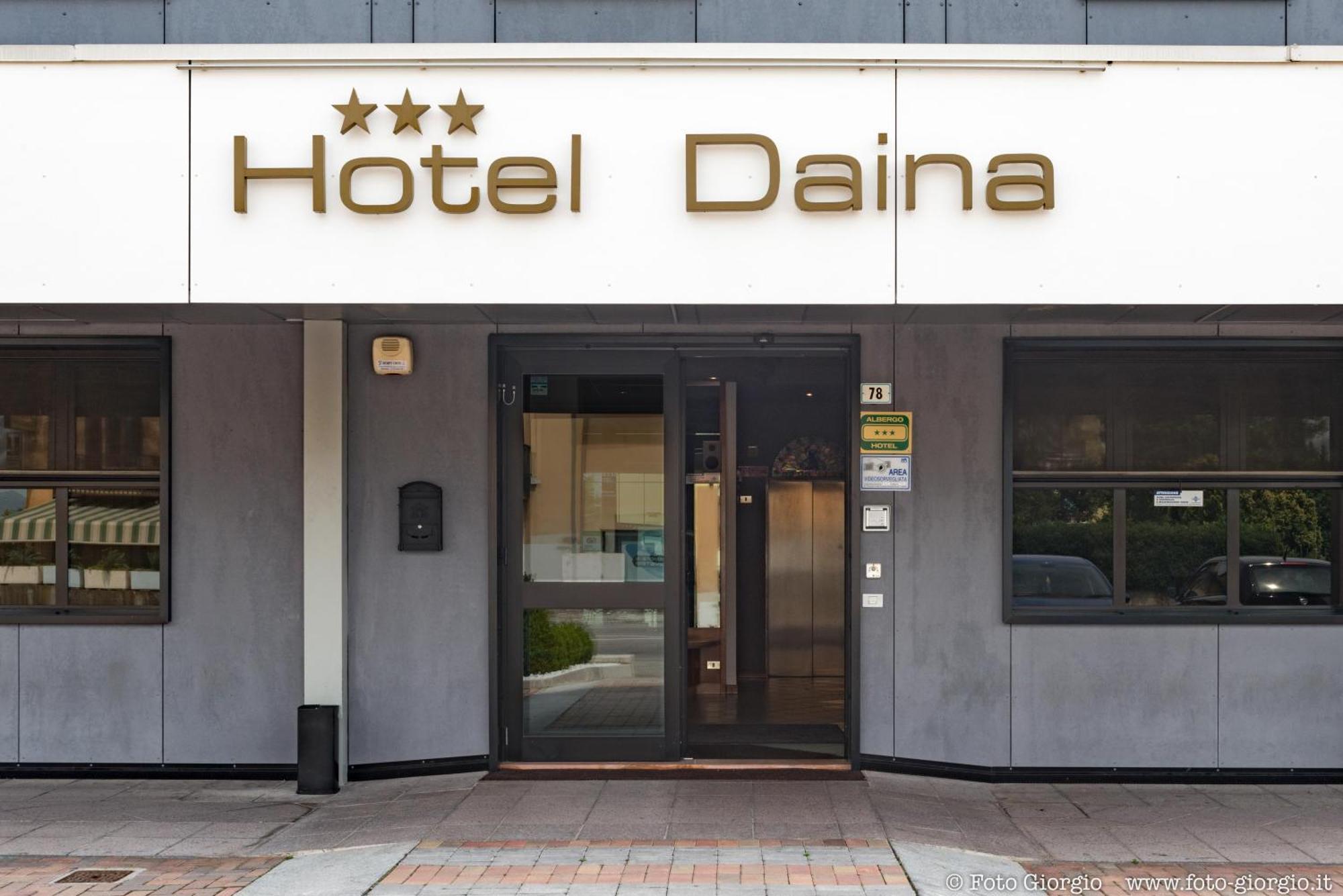 דלמינה Hotel Daina מראה חיצוני תמונה
