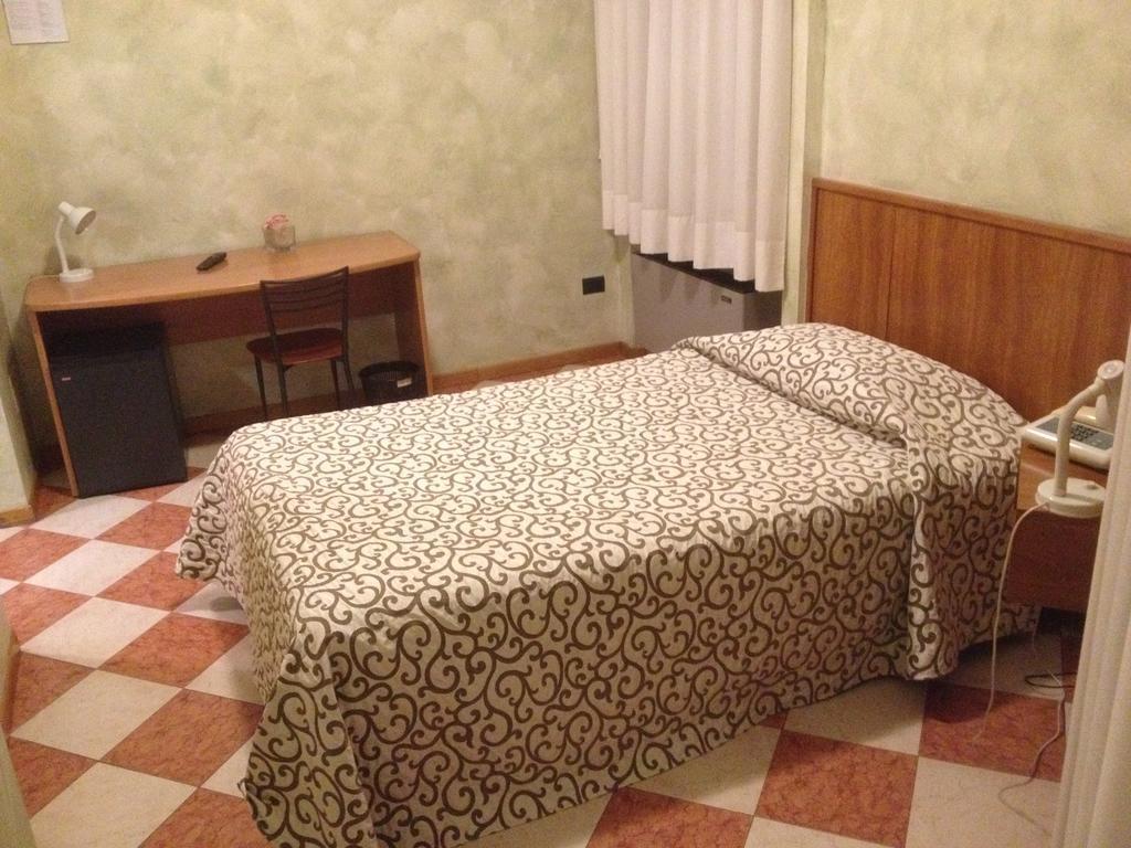 דלמינה Hotel Daina חדר תמונה